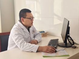 他的手，被患者成为“筋络导航仪”...