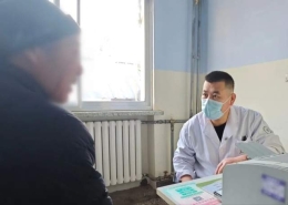 他的诊室，为何总是排满长队？