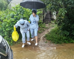 她们，翻山越岭，为你而来……