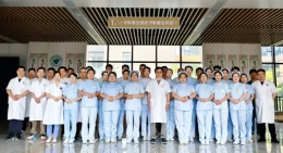 棘手！老人假体周围骨折......